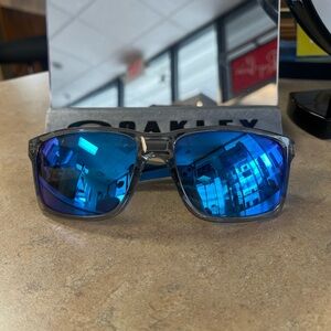 Oakley Mainlink Sunglasses